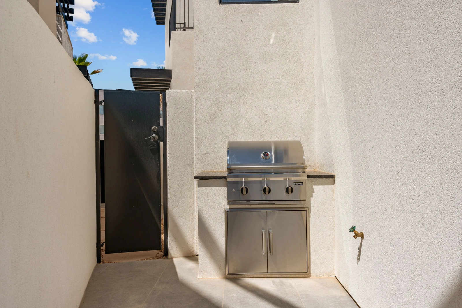 Unit B - BBQ Grill