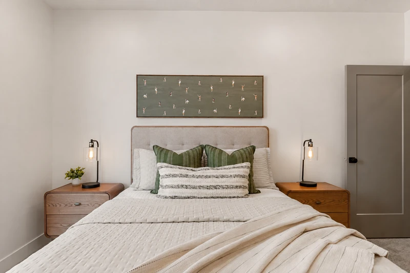 Queen Bedroom