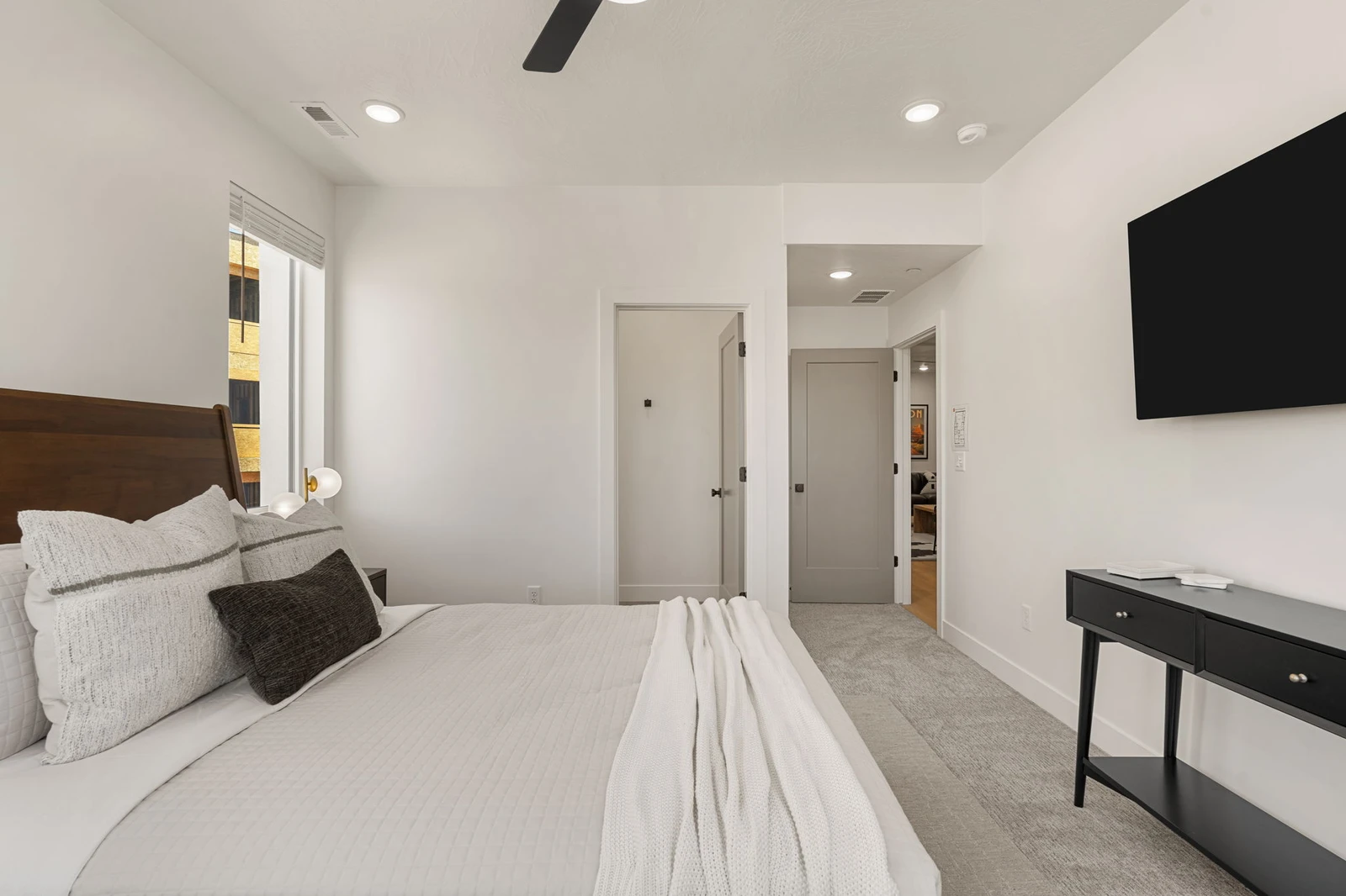 Queen Bedroom