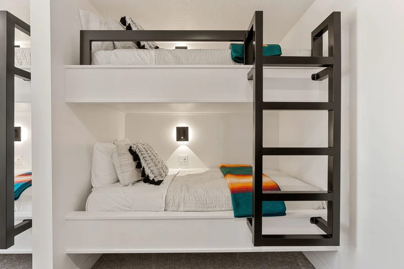 Double/Double Bunk + 2 Twin/Twin Bunks