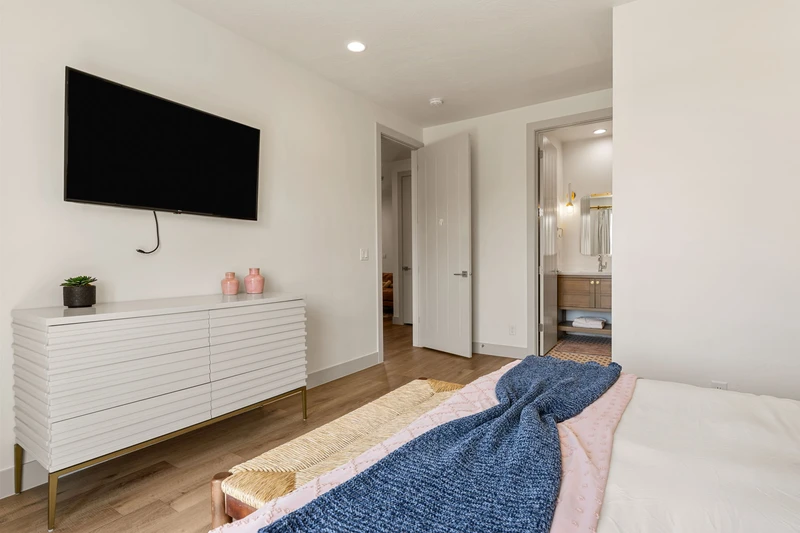 King Bedroom