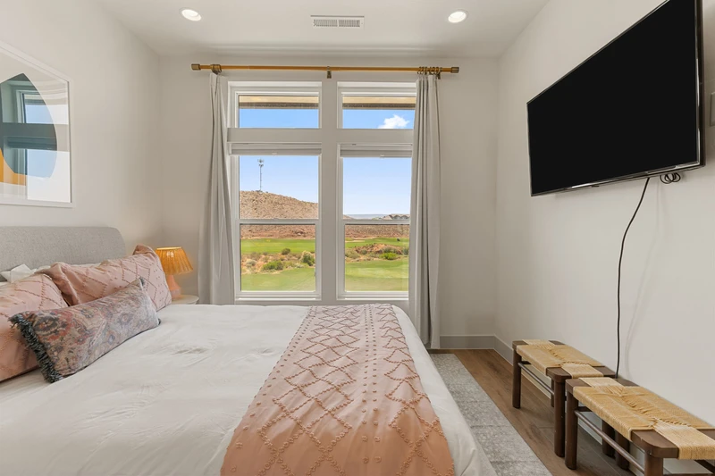 Queen Bedroom