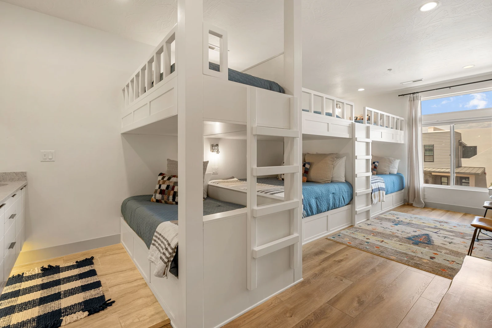 2 Queen/Queen Bunks + Twin/Twin Bunk