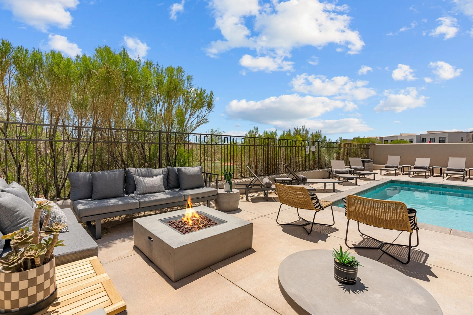 House 1 - Fire Pit