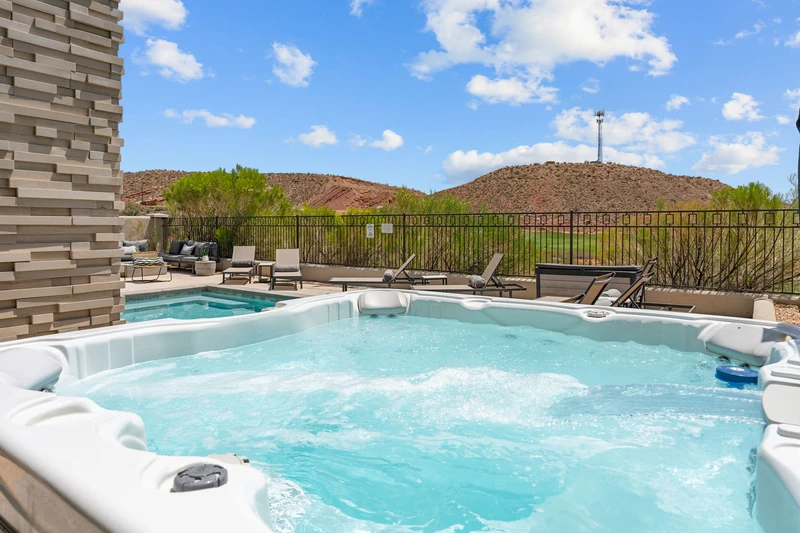 House 1 - Private Hot Tub