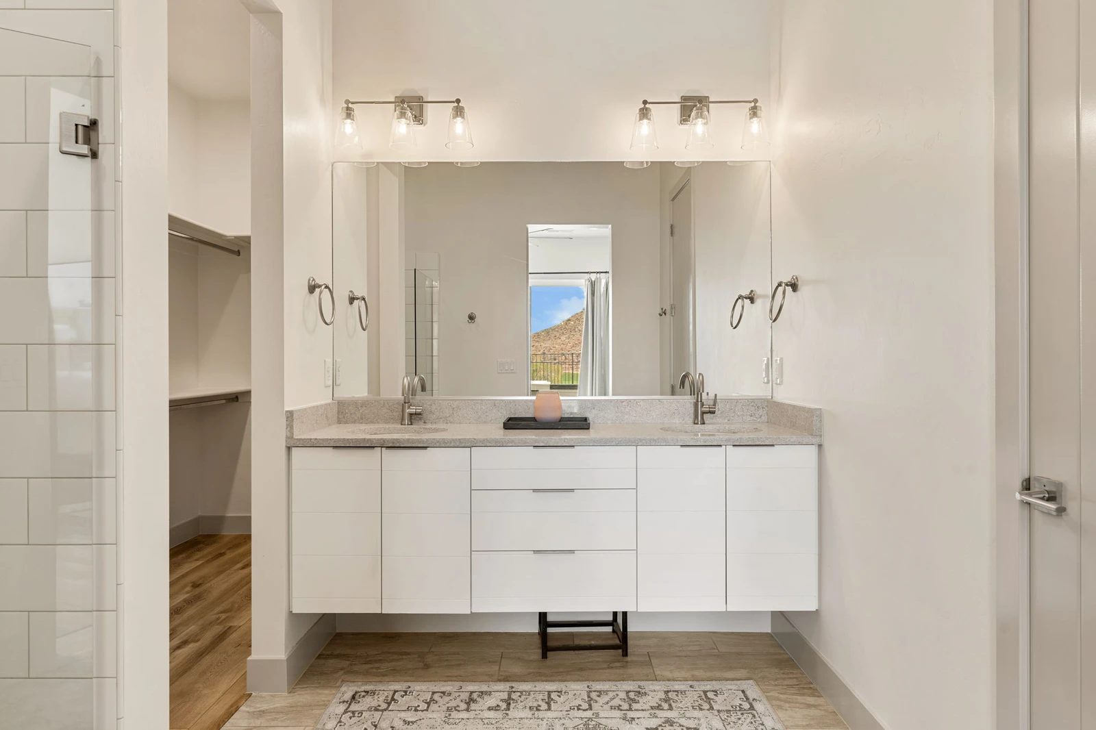 House 1 - Bathroom