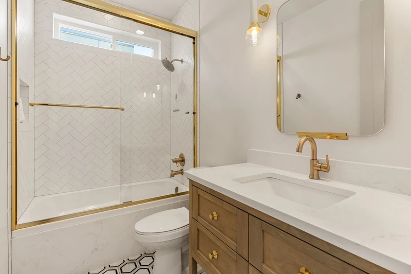 House 2 - Bathroom