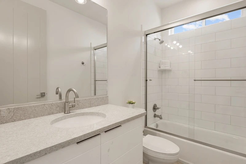 House 1 - Bathroom