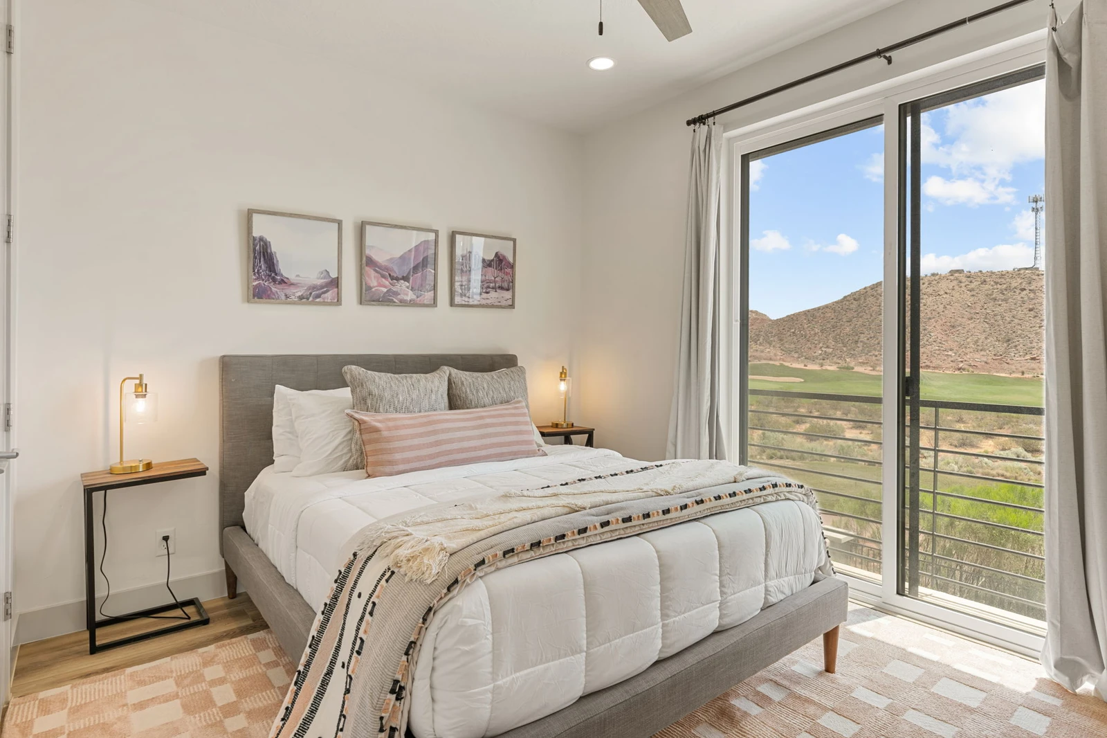 House 1 - Queen Bedroom
