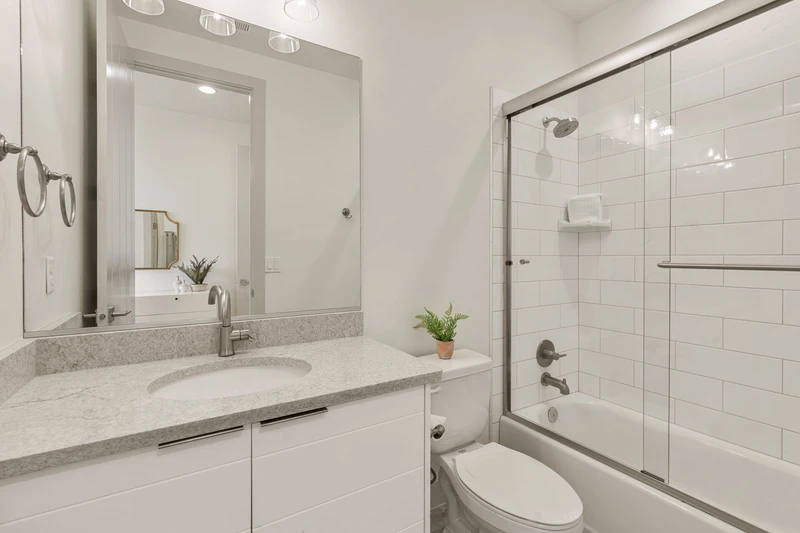 House 1 - Bathroom