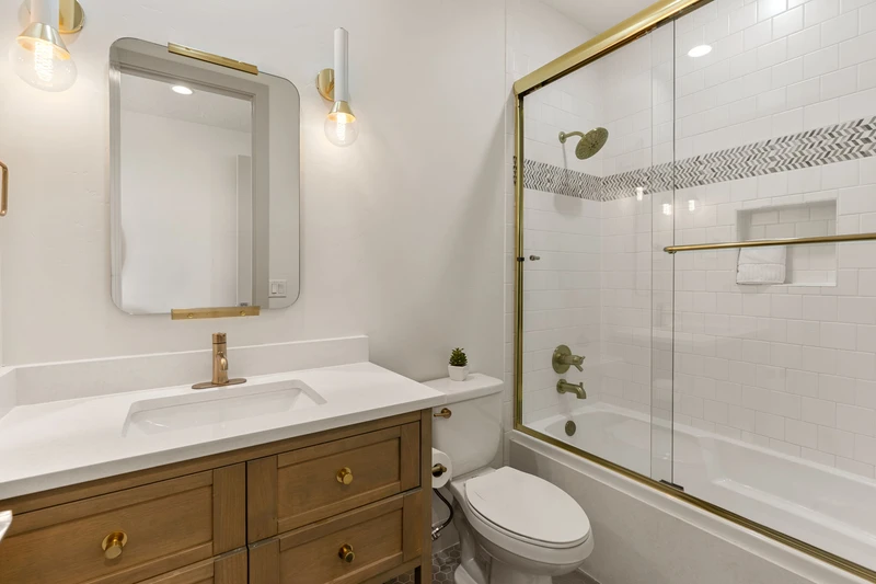 House 2 - Bathroom