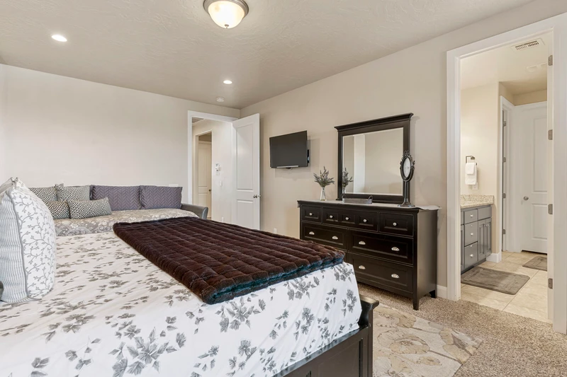 King Bedroom