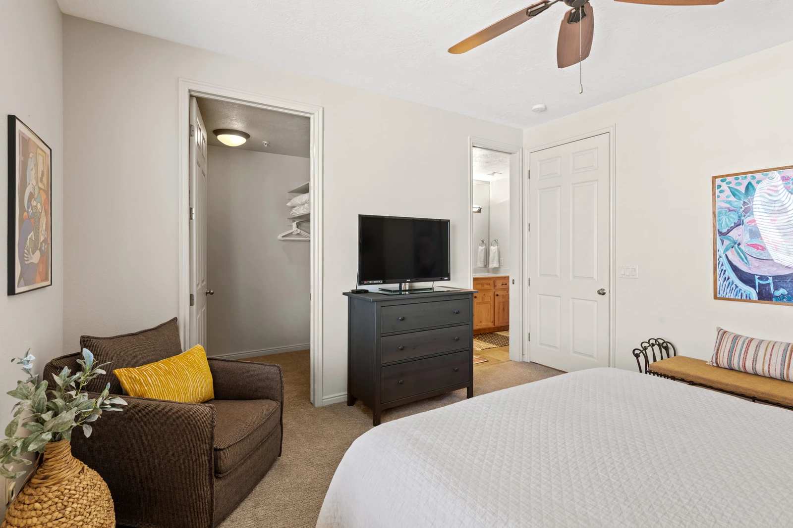 Queen Bedroom