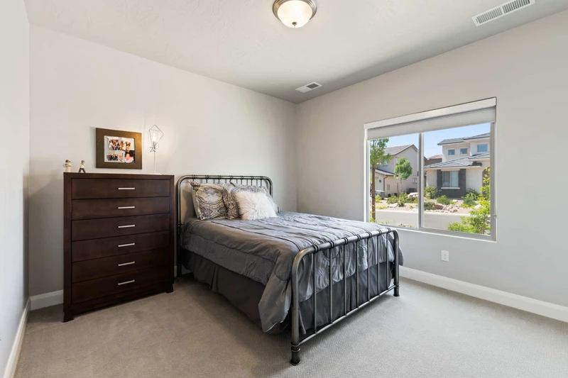 Queen Bedroom