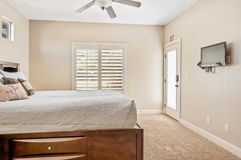 Queen Bedroom