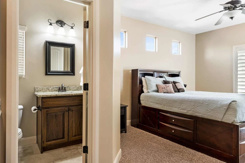 Queen Room