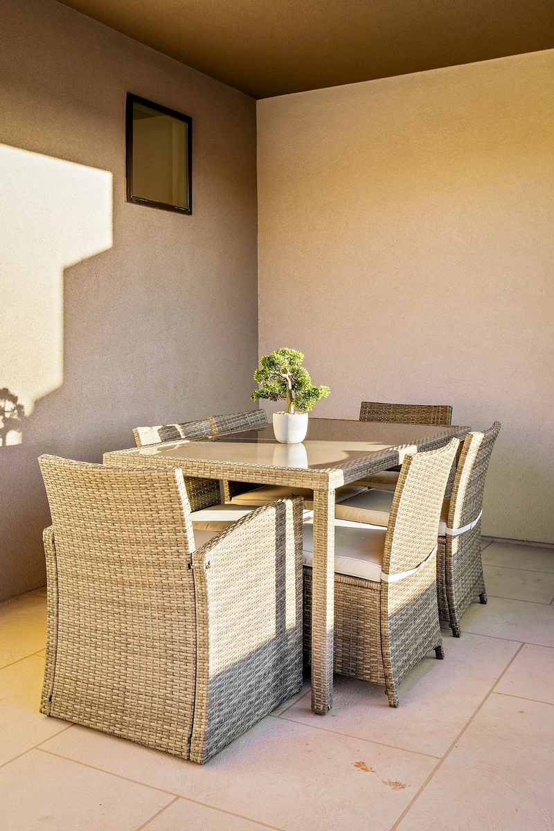 Upper Deck Table/Chairs
