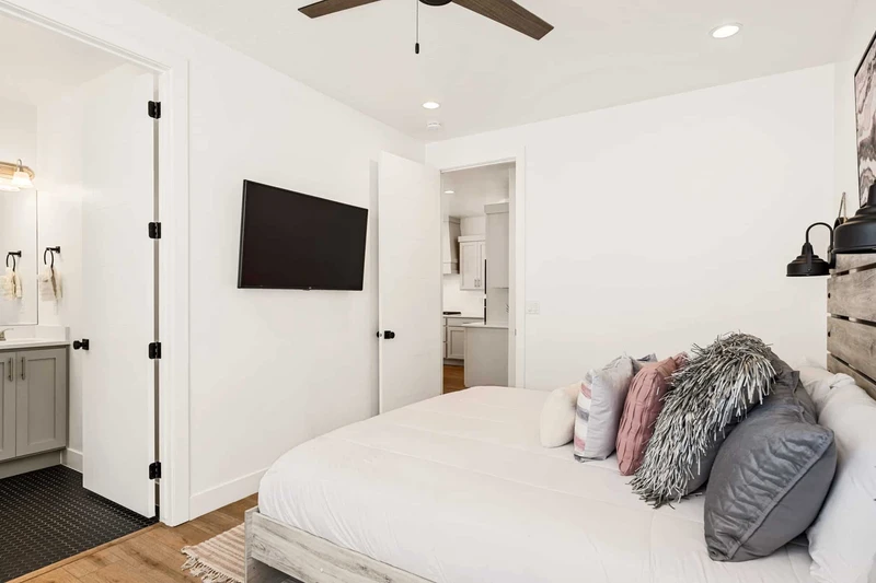 King Bedroom