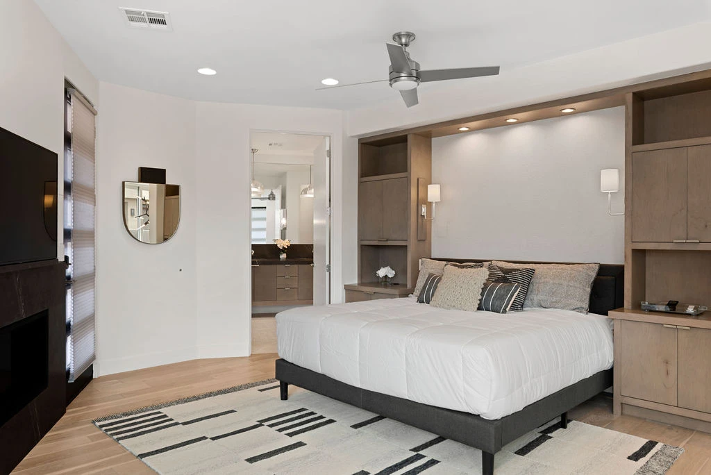 First King Master Suite Casita