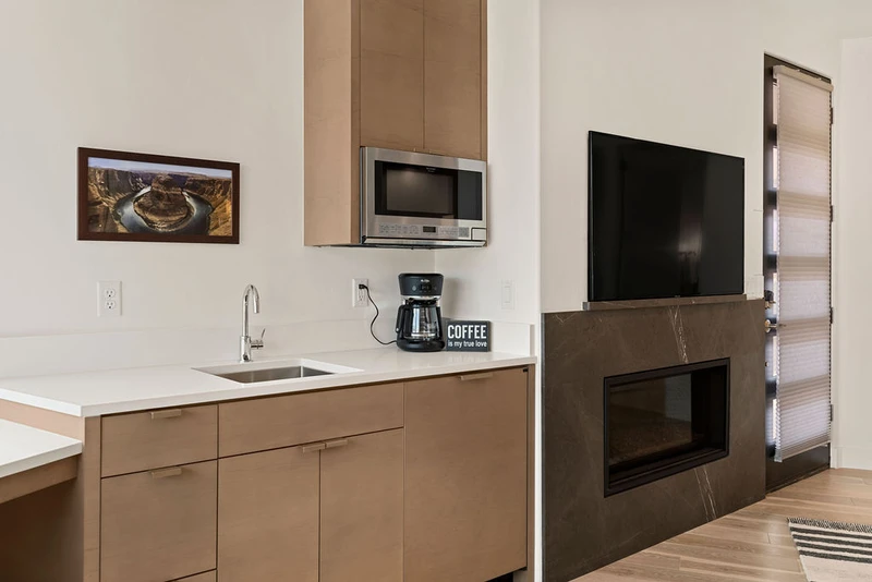 Casita Kitchenette / Fireplace