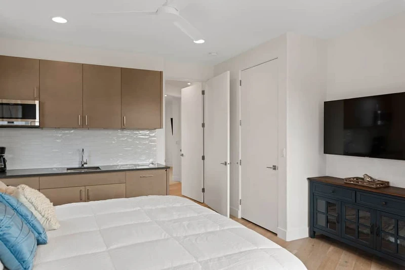 Second King Master Suite Casita