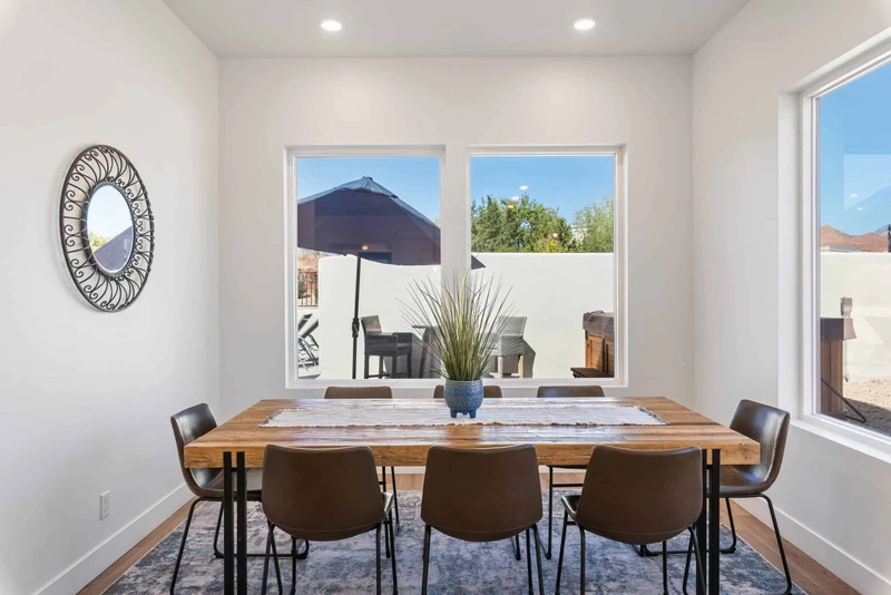 Dining Area with Seating for 8