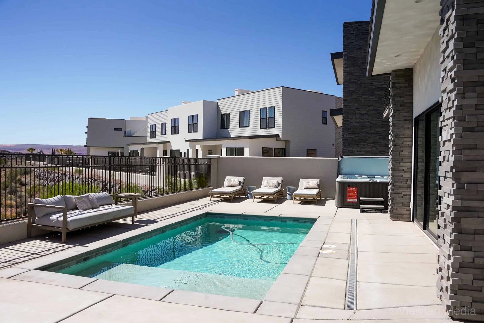 Private Pool & Hot Tub
