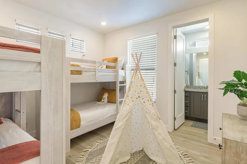 2 Twin/Twin Bunks