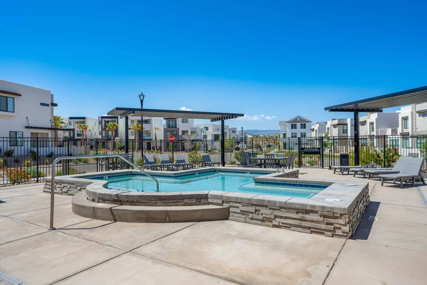 Community Social Spa Hot Tub