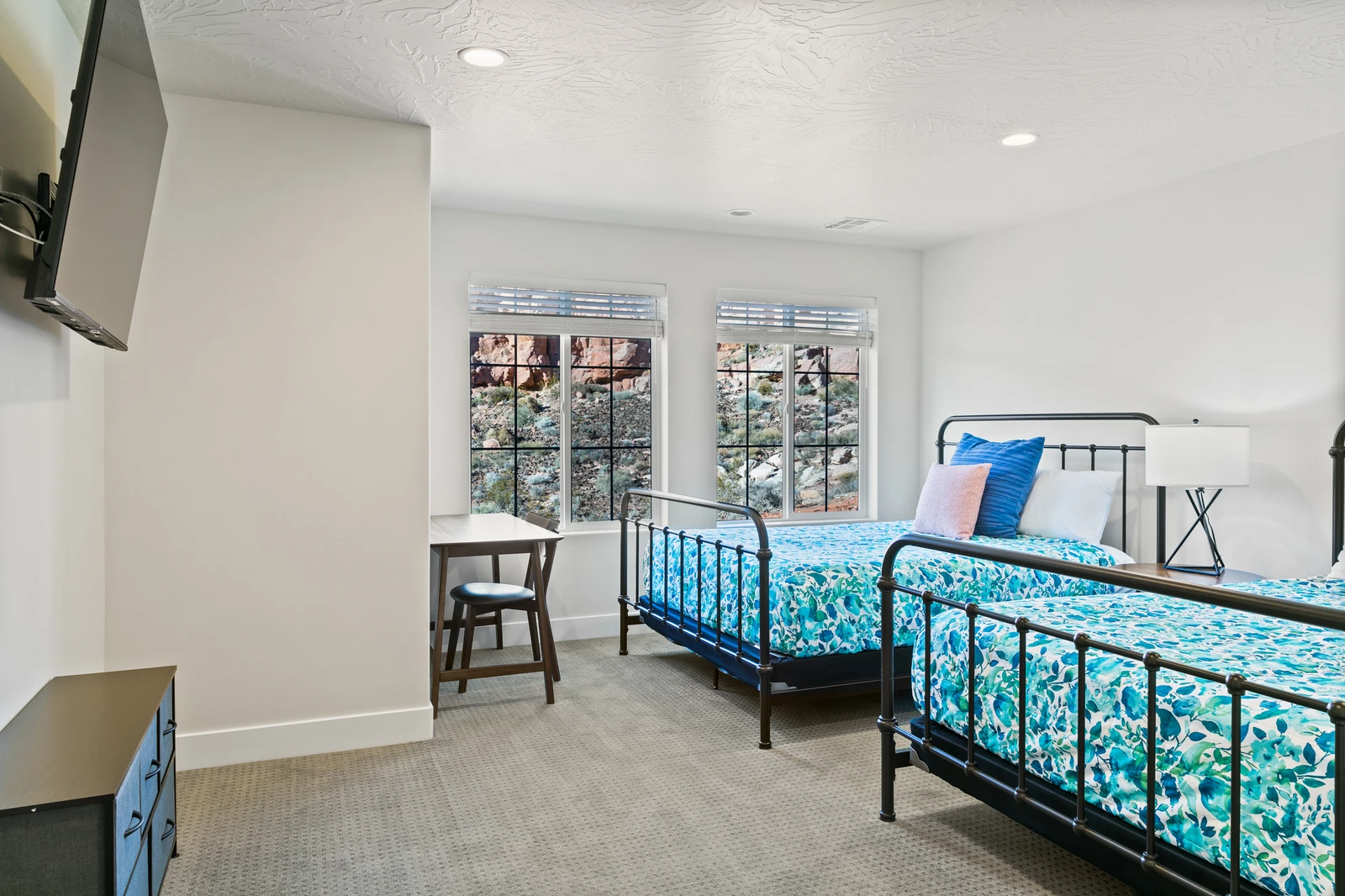 2 Queen Bedroom