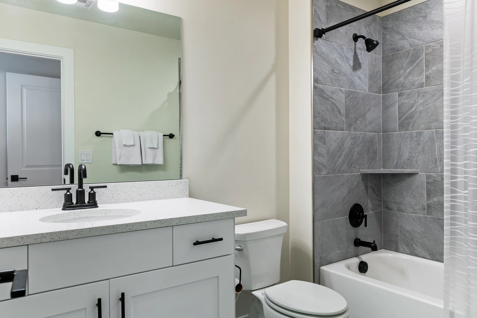Full Bathroom