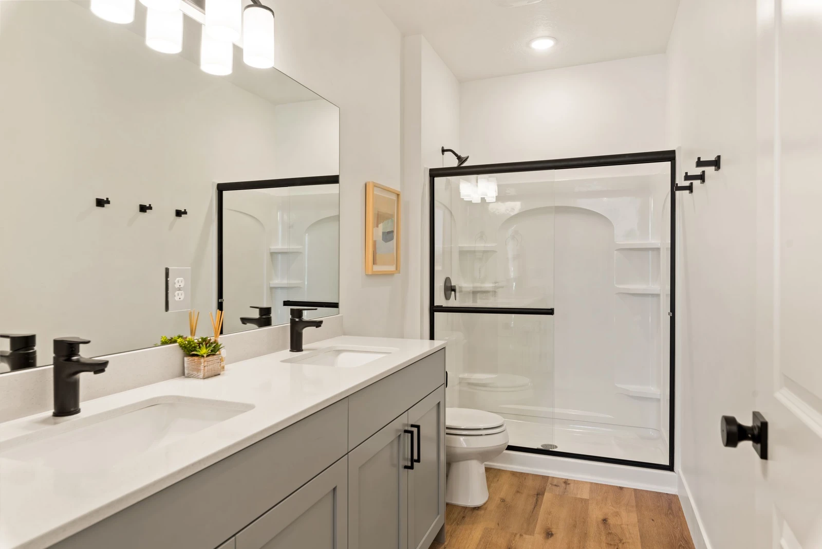 Full bathroom