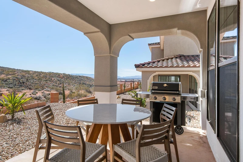 Covered Patio with Grill