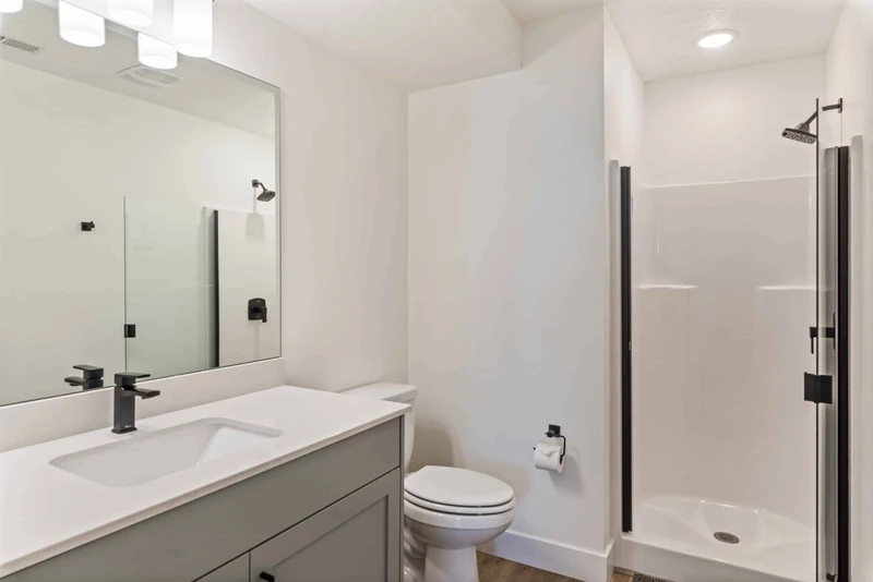 2nd Floor Bathroom