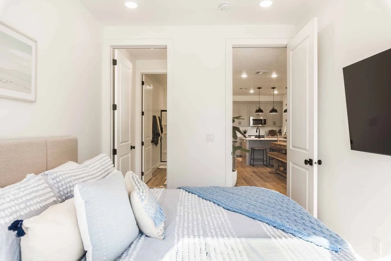 King Bed with Attached Bathroom