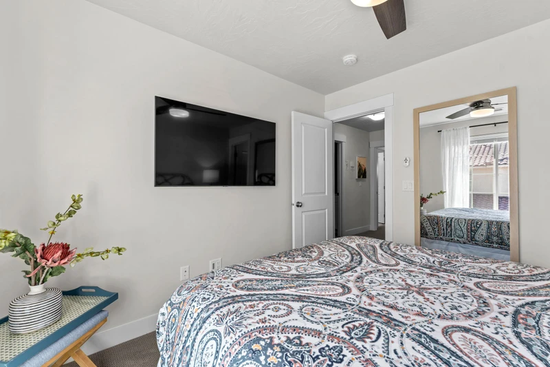 Queen Bedroom
