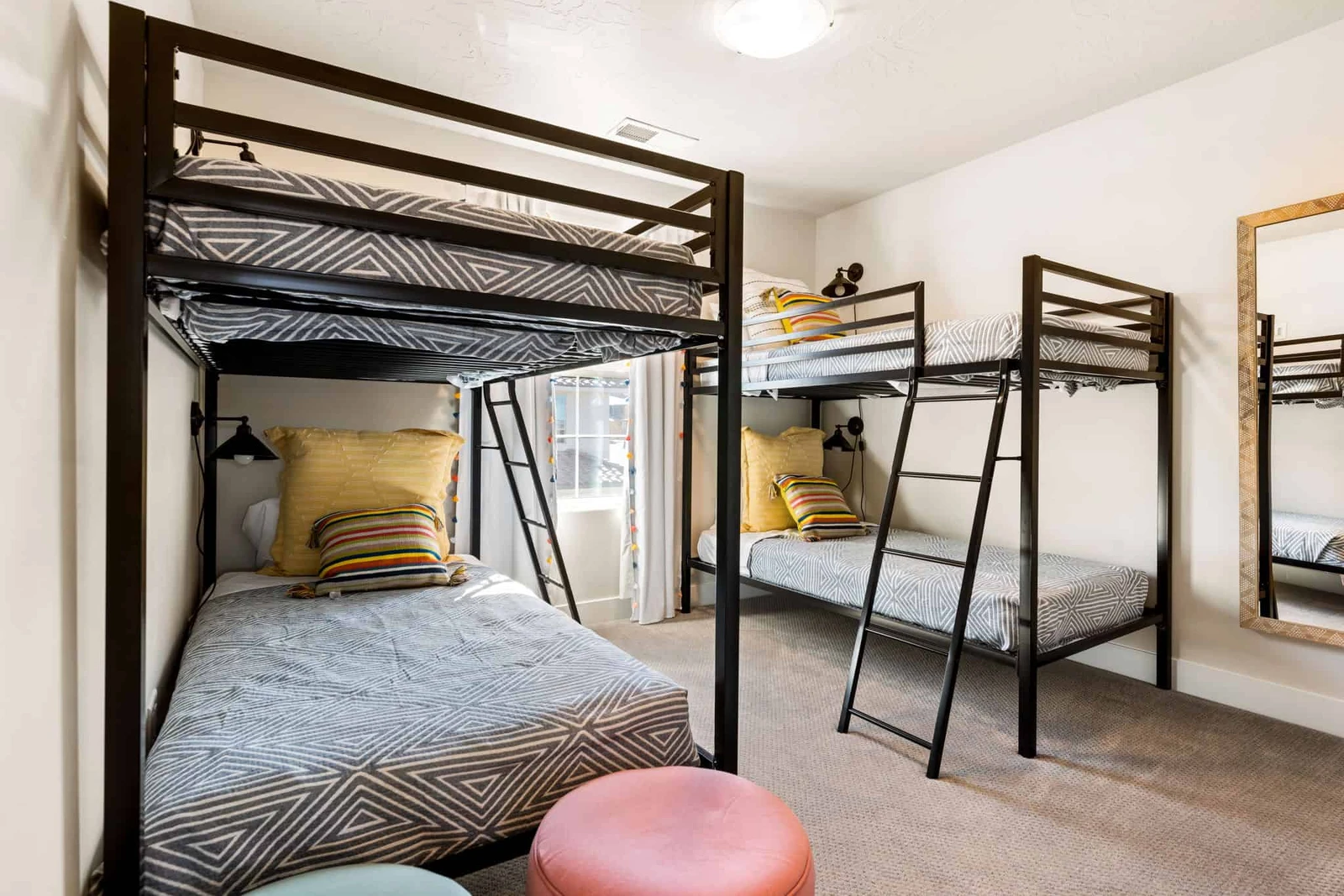 2 Twin/Twin Bunk Room