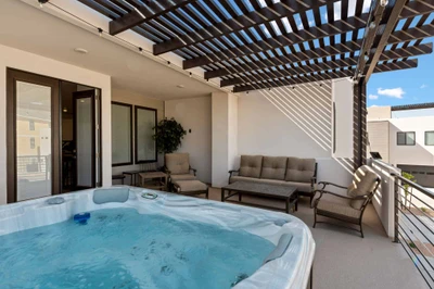 Cloud 9 at Desert Color