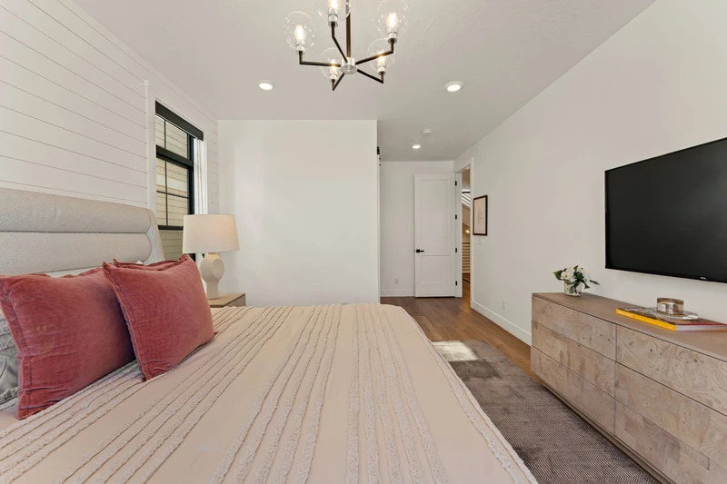 King Bedroom