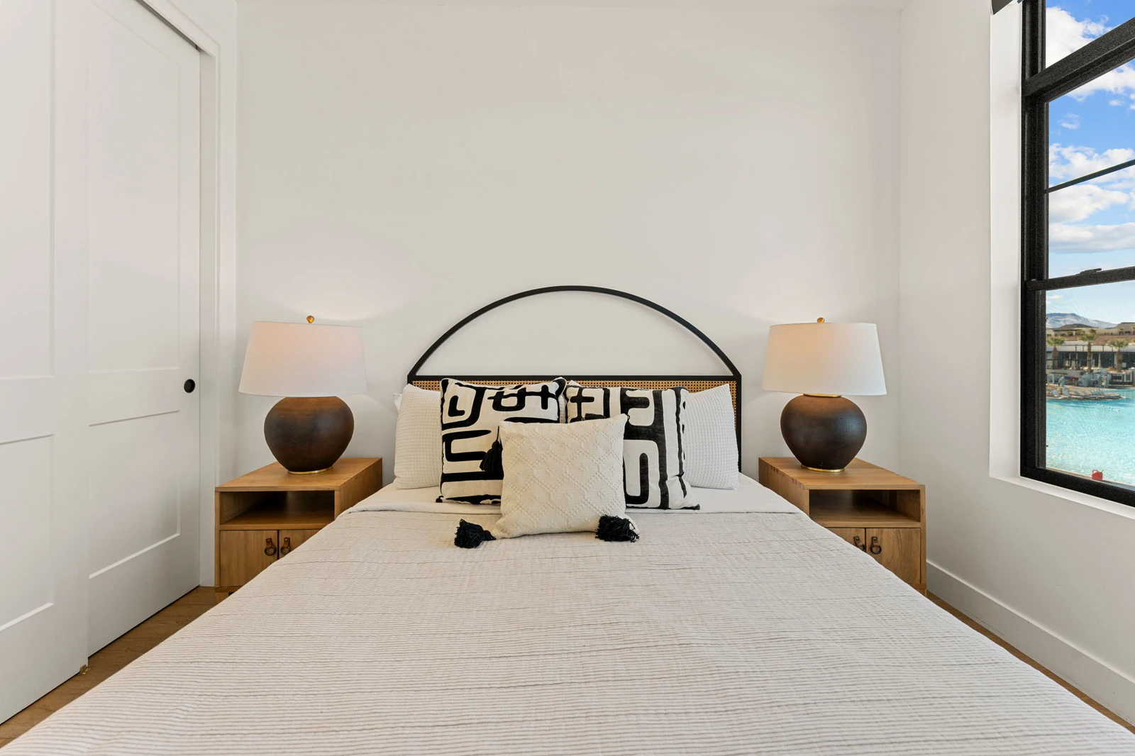 Queen Bedroom