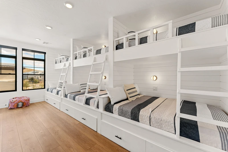 3 Twin/Double Bunks + 3 Double Trundles