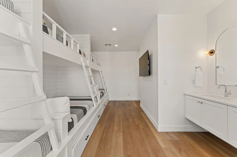 3 Twin/Double Bunks + 3 Double Trundles