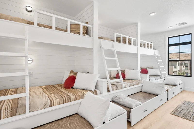 3T/F w/3 F Trundles Bunk Room
