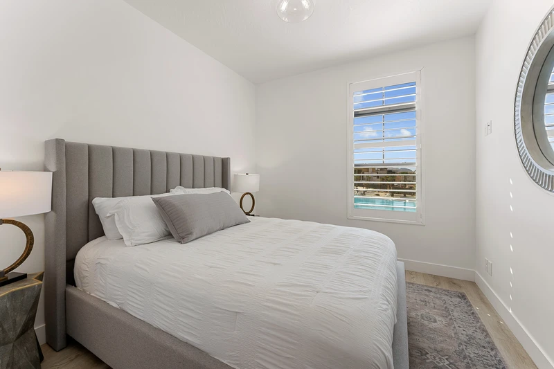 Queen Bedroom