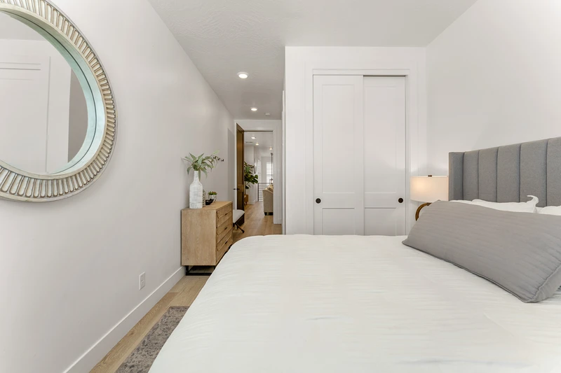 Queen Bedroom