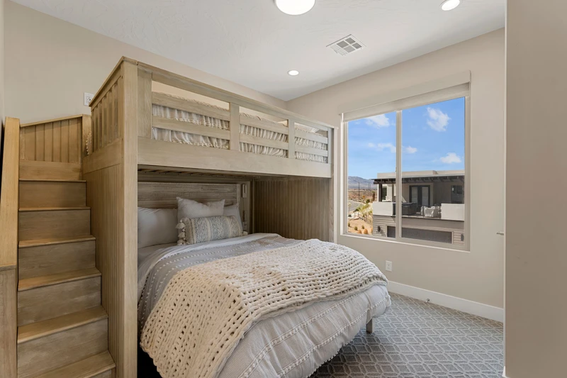 Twin over Queen Bunkbed