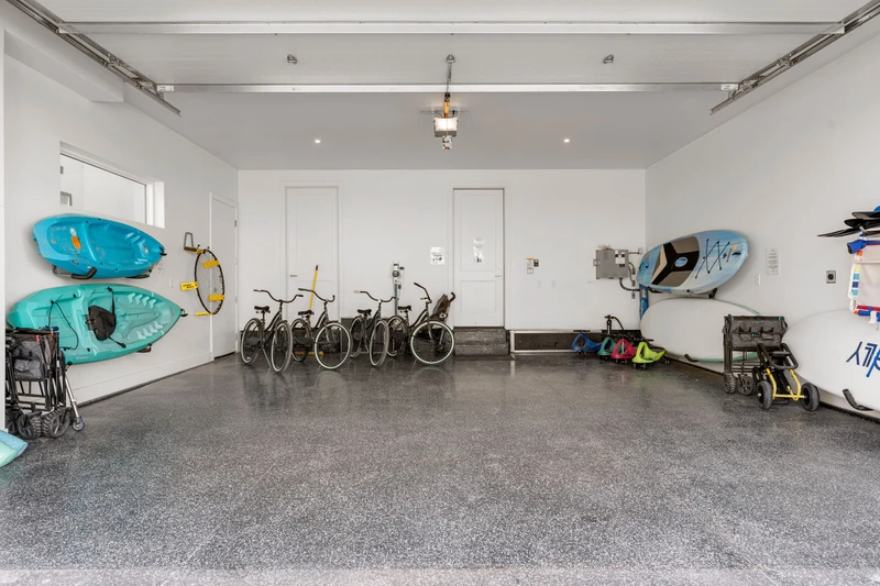 Garage and Amenities