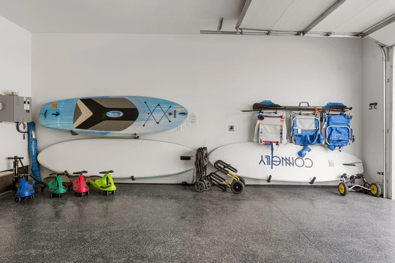 Garage and Amenities