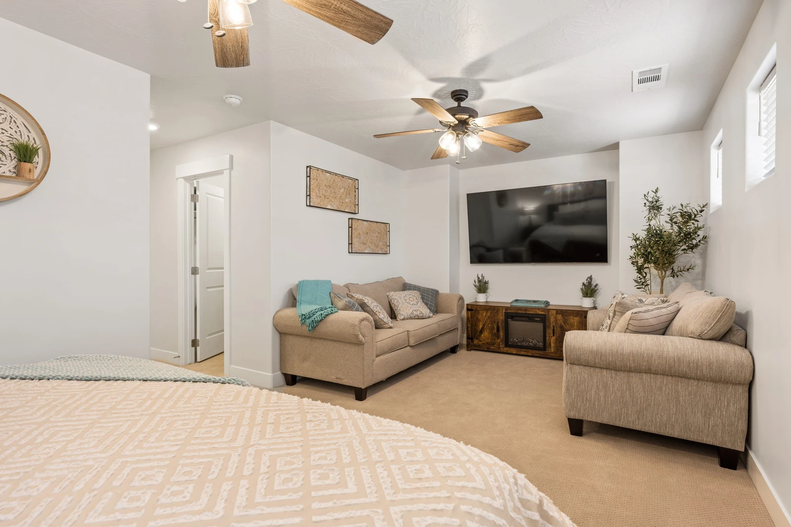 King Bedroom Lounge Area