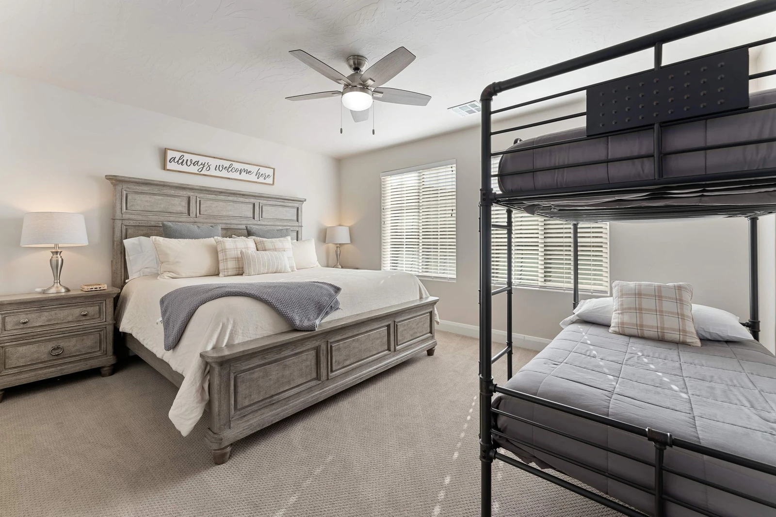 King Bed, Twin/Twin Bunkroom